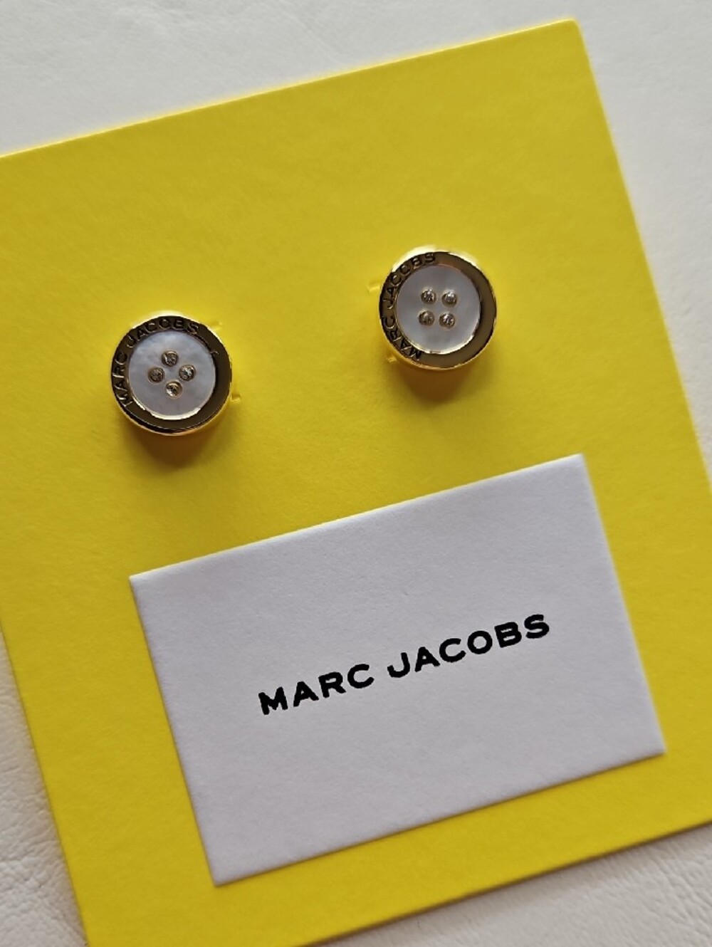 Marc Jacobs Gold-Tone Mother Of Pearl Button Stud Earrings - Picture 11 of 12